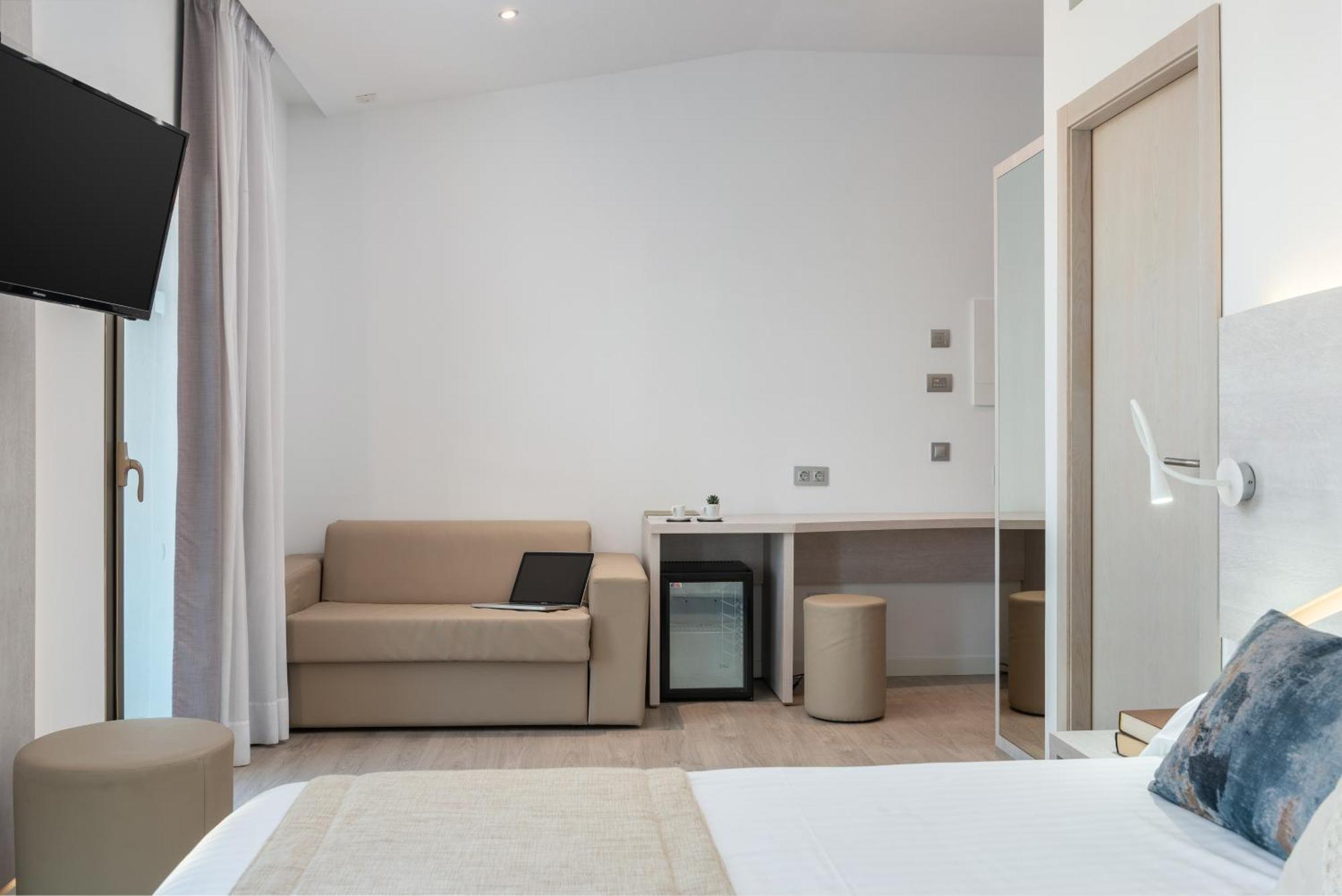 Llaut Boutique Hotel (Adults Only) Can Picafort  Zimmer foto