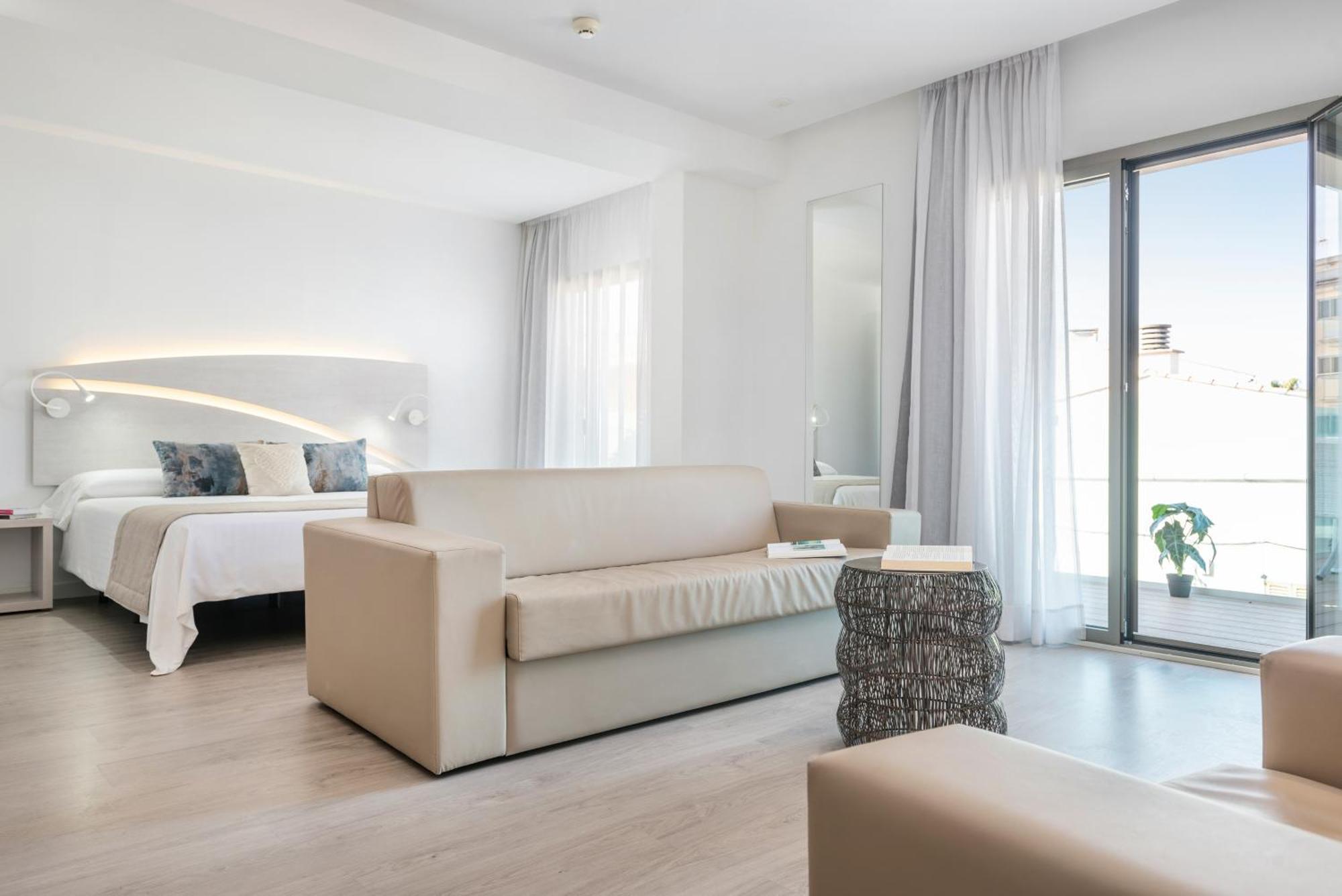 Llaut Boutique Hotel (Adults Only) Can Picafort  Zimmer foto
