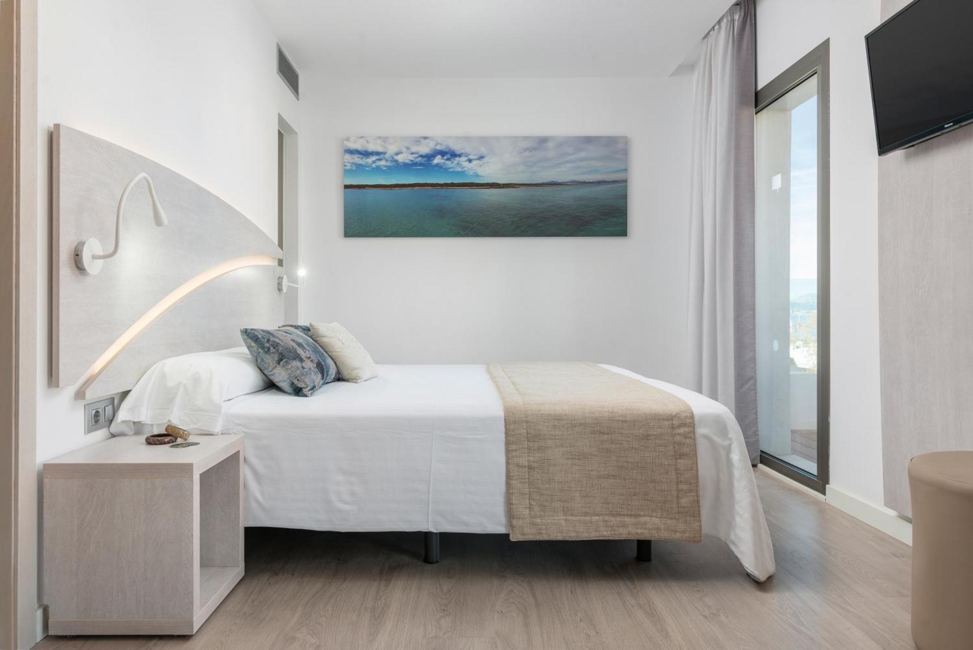 Llaut Boutique Hotel (Adults Only) Can Picafort  Zimmer foto