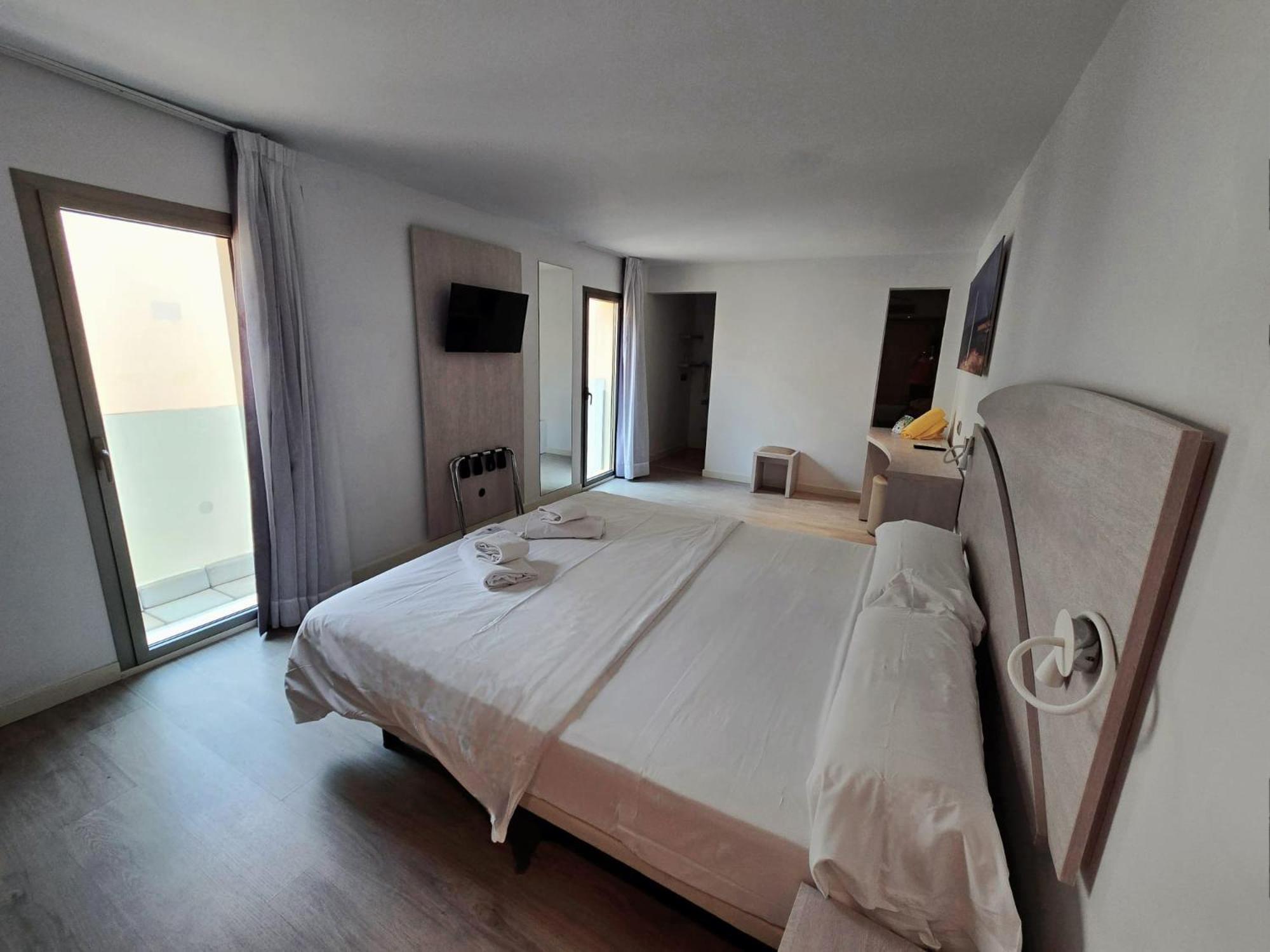 Llaut Boutique Hotel (Adults Only) Can Picafort  Zimmer foto